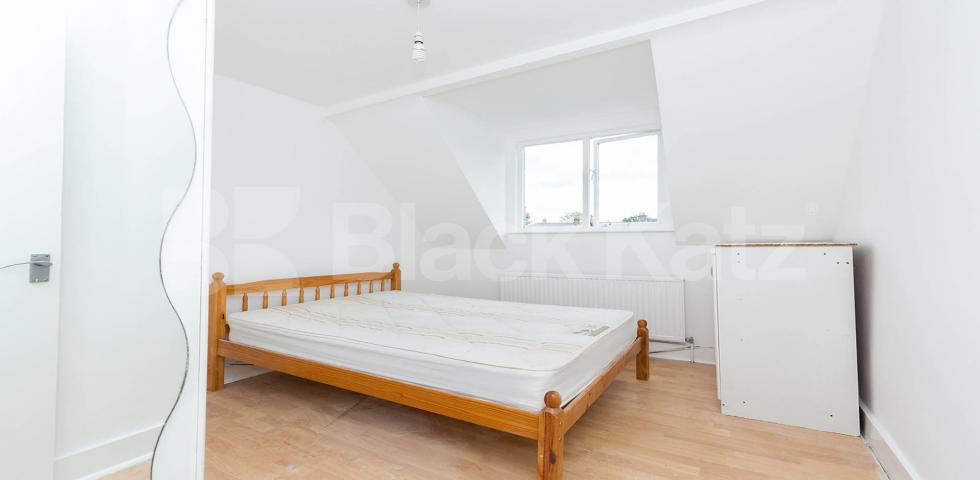 			1 Bedroom, 1 bath, 1 reception Flat			 Newnham Road, WOOD GREEN